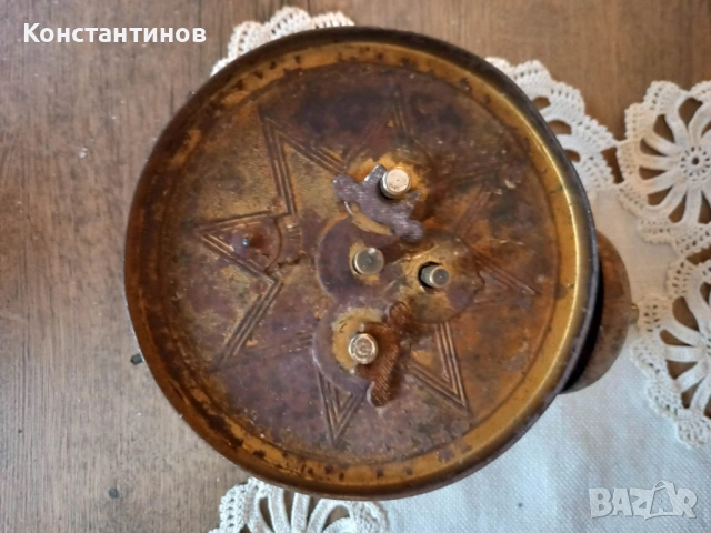Стар часовник будилник, снимка 2 - Антикварни и старинни предмети - 53173429