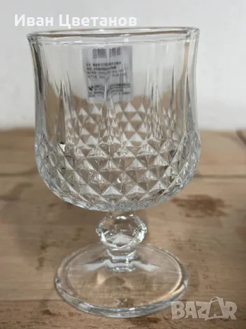 Комплект от 6 бр. чаши за вино със столчета за елегантно сервиране