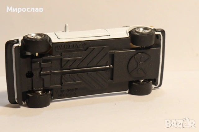 1:34??? WELLY VW GOLF 1 КОЛИЧКА МОДЕЛ, снимка 8 - Колекции - 53378671
