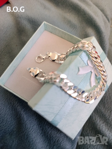 Нова, масивна, сребърна гривна с подарък луксозна подаръчна кутия.я