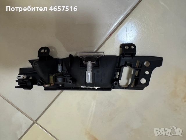 Вътрешна дръжка на предна дясна врата с подсветка на Ауди Audi A3 само за 30лв. 8P4837020E, снимка 2 - Части - 52516349