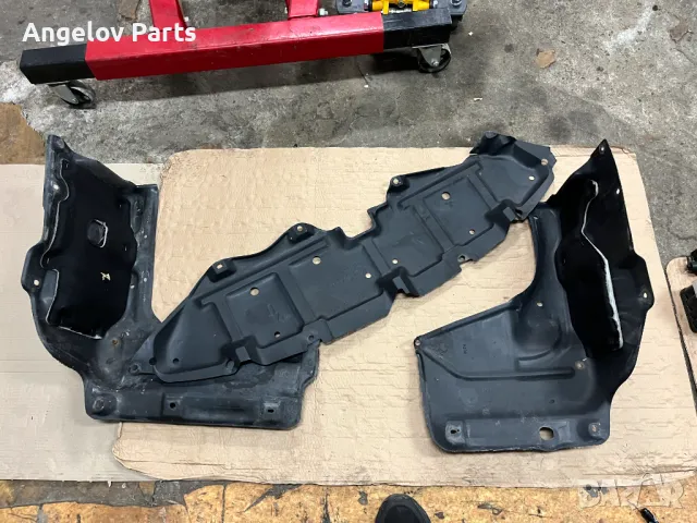 Корите под двигателя за Toyota Corolla Verso 2003 г.