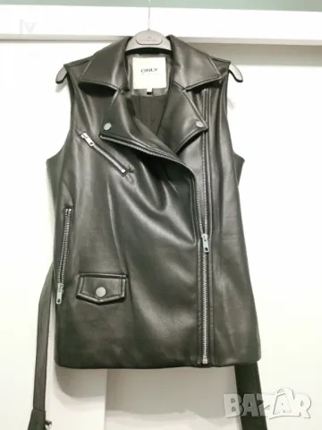 Уникален дамски кожен елек Only, снимка 3 - Елеци - 49945668