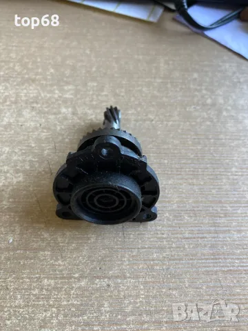 Лагерен фланец,зъбчатка и междинен вал за перфоратор Бош BOSH GBH4 DFE,GBH4 DSC ,GBH 4 DFE,GBH 4 DSC, снимка 2 - Други машини и части - 48712512