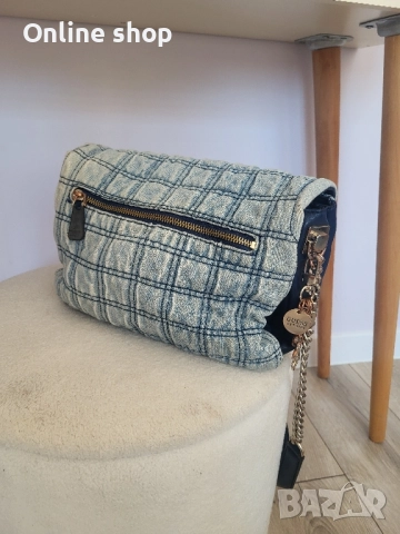 Оригинална дънкова чанта Guess, снимка 3 - Чанти - 51792910