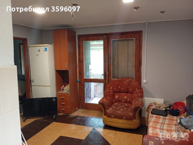 КЪЩА С ДВОР ДРАГОВИЩИЦА