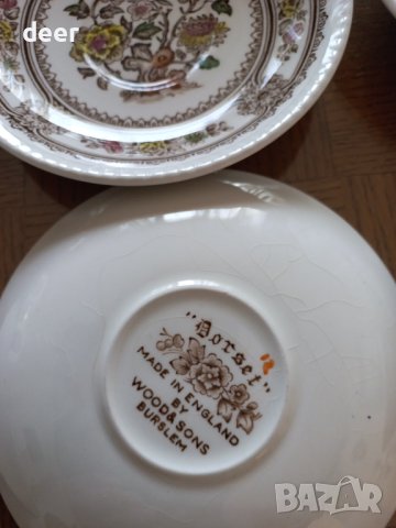 Красиви английски порцеланови чаши за чай или кафе с десертни чинии, снимка 4 - Чинии - 43212286