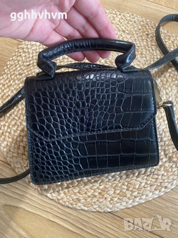 Мини чанта, снимка 4 - Чанти - 52497638