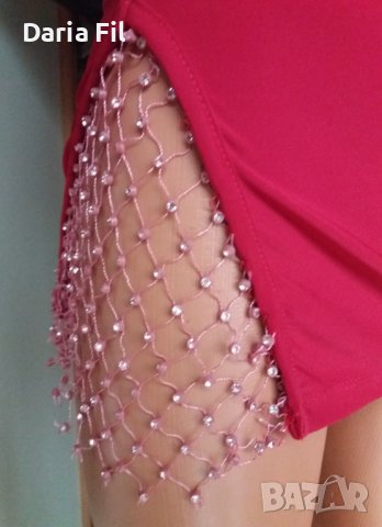 ЕФЕКТНА КЪСА червена рокля по тялото с красиво деколте с мрежа от сребристи камъчета, снимка 2 - Рокли - 43258388