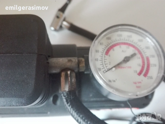 Компресор за гуми., снимка 5 - Аксесоари и консумативи - 53506327