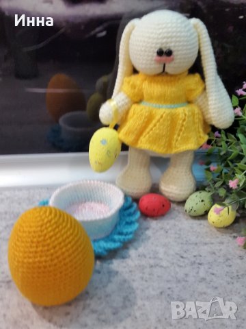 Великденски подаръци. Плетена играчка Заек-БЕБИ + яйце на стойка., снимка 3 - Романтични подаръци - 32382650