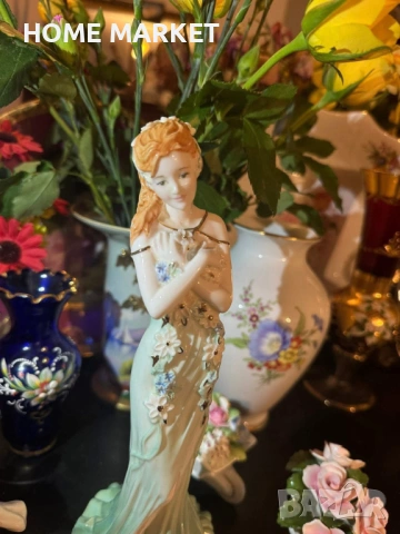 Coalport England  грациозна фигура от серията Spirits of Jewels - "Emerald" 