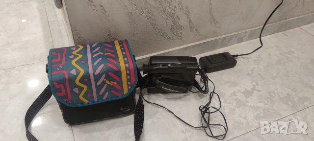 Видеокамера-Panasonic VHS-C