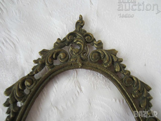 Рамки: стара метална рамка с орнаменти, бронз, статуетка с кобилица, други рамки, гоблен с дървена, снимка 4 - Антикварни и старинни предмети - 28885957