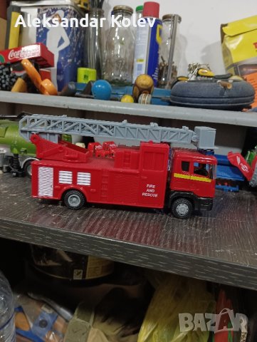 Пожарникарска вишка , снимка 1 - Коли, камиони, мотори, писти - 43348267