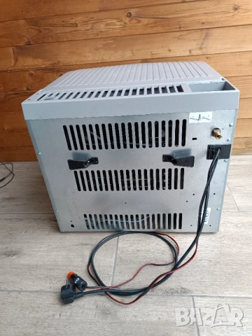 Хладилник на газ 12 и 220волта Dometic, снимка 4 - Хладилни чанти - 53450997