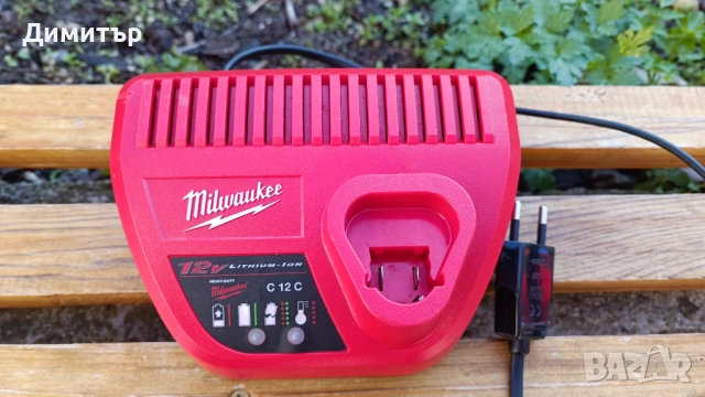 Milwaukee C12/M12 зарядно устройство 
