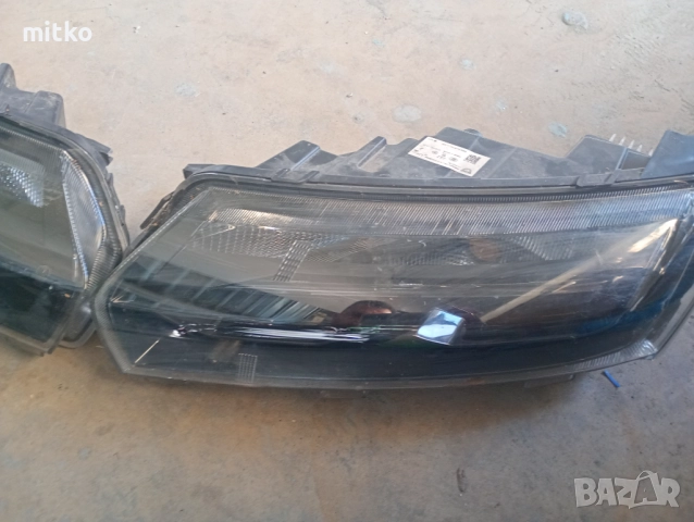 Фарове  предна броня Dacia spring, снимка 2 - Части - 51443396