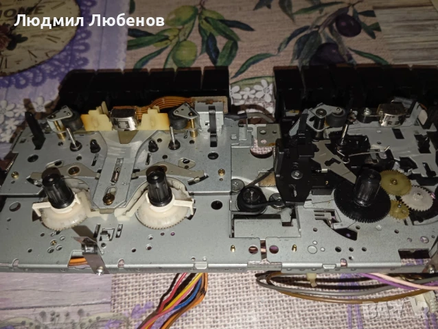 Механика за касетофон Hitachi Trk W350E, снимка 14 - Радиокасетофони, транзистори - 51197141