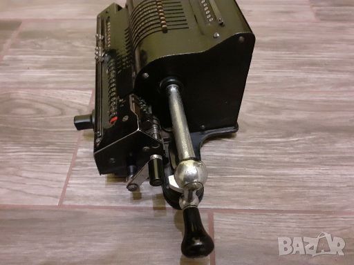 ПРОДАВАМ СТАРА ГЕРМАНСКА СМЕТАЧНА МАШИНА - BRUNSVIGA 1927-1945г. , снимка 3 - Други ценни предмети - 28006443