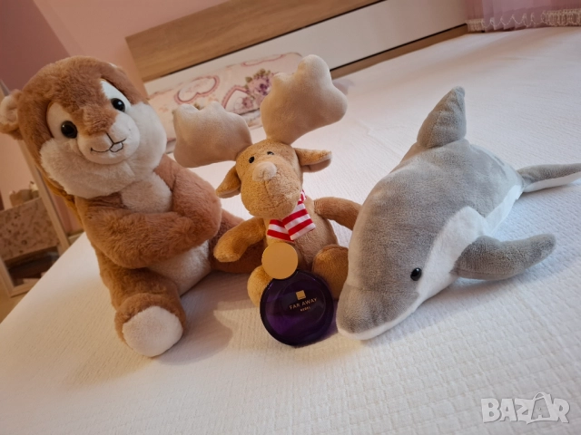 Лот от три плюшени играчки плюс парфюм за дама 15 лв., снимка 1