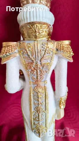 Декоративна фигура- лешникотрошачката, снимка 3 - Декорация за дома - 48750688