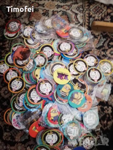  220 чипа на       миньоните(някои се повтарят), 58чипа на  гормитите!gormitite. 