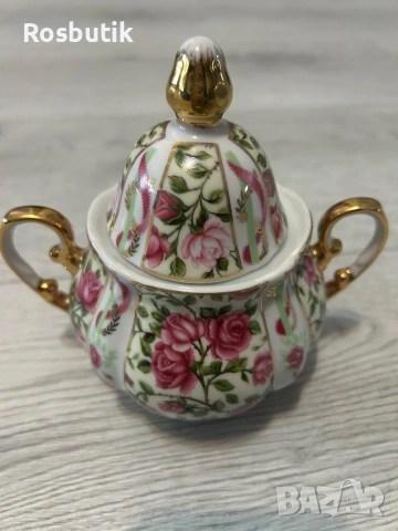 Френски порцеланов сервиз Limoges  ръчно рисуван . Чайник, захарница, 6 чаши и 6 чинии , снимка 8 - Сервизи - 53415849