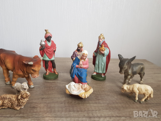 Стари фигури от сцена на Рождество Христово