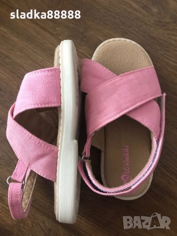 Розови сандали за момиче, снимка 1 - Детски сандали и чехли - 28879557