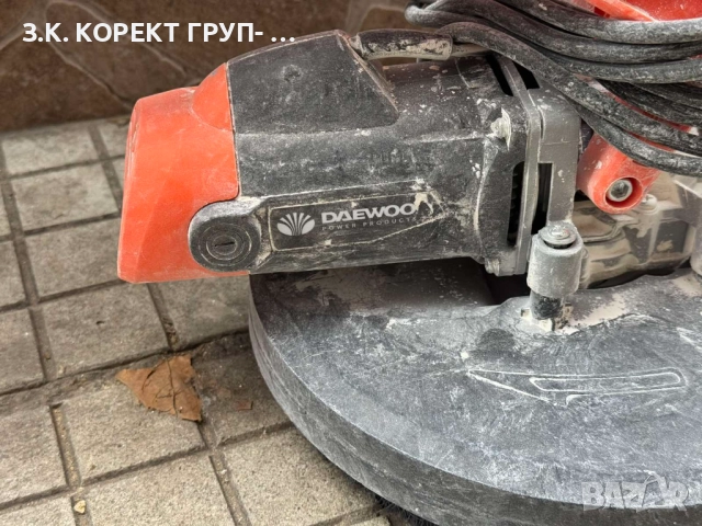 Жираф за шкурене на стени и тавани Daewoo DADS710, снимка 2 - Шлайфмашини - 52773146