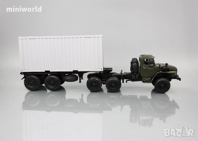 Урал 44202 контейнеровоз 1983 - мащаб 1:43 на ЕЛЕКОН модела е нов в кутия, снимка 3 - Колекции - 28080770