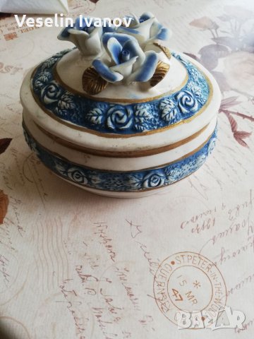 Порцеланова кутия за бижута 