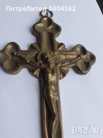 Стар голям бронзов кръст разпятие религия