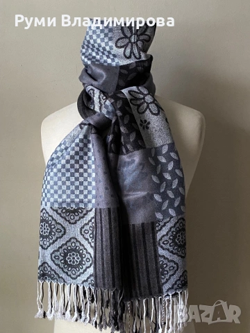 Кариран шал в черно и сиво от 70 % пашмина и 30 % коприна