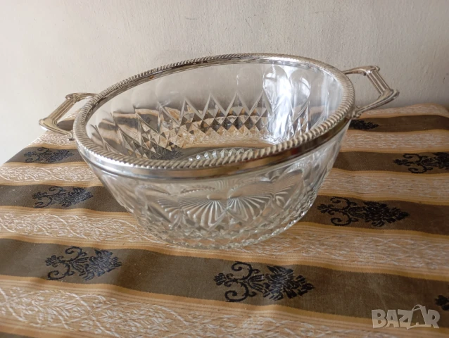Кристална купа с обков