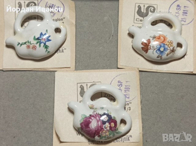 Старинни порцеланови брошки