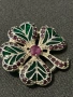 Разкошен сребърен медальон/ брошка с естествени рубини и зелен емайл , снимка 2