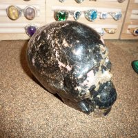 Голям череп от родонит 1407гр., снимка 2 - Други ценни предмети - 43169842