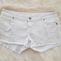 Бели дънкови панталони М-Л, снимка 7 - Къси панталони и бермуди - 29049453