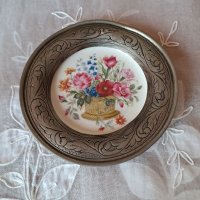 Декоративна чинийка за стена , снимка 1 - Антикварни и старинни предмети - 38248520