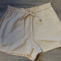 Къси дамски панталони ZARA , снимка 1 - Къси панталони и бермуди - 37308970