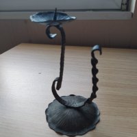 Свещник ковано желязо , снимка 1 - Антикварни и старинни предмети - 32382302