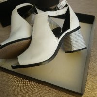 Нови бели сандали от естествена кожа, снимка 2 - Сандали - 32898082
