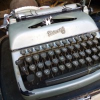 Пишеща машина Реинметал, снимка 2 - Антикварни и старинни предмети - 37899232