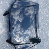 Преден капак за мерцедес ц класа w203 черен на цвят седан комби, снимка 1 - Части - 37241978