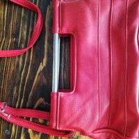Червена дамска чанта , снимка 2 - Чанти - 36659886
