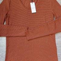 Нова дамска блуза , снимка 1 - Блузи с дълъг ръкав и пуловери - 37506992