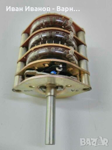 Немски Галетен  превключвател  ГДР  3-секции ;2 к-та ; 0 +8 пол. ; 18 изв. ос 6мм., снимка 1