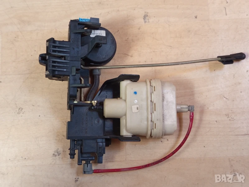  Заключващ механизъм - брава за багажник на MERCEDES S-class W220 CL C215, снимка 1